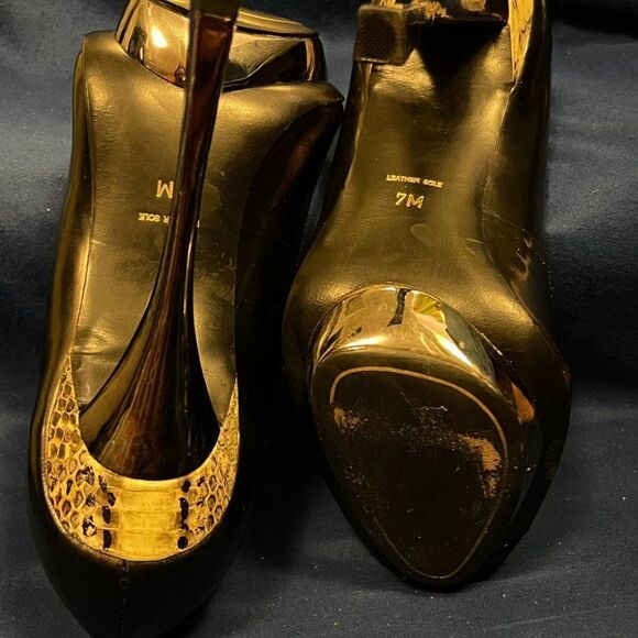 Charles Jourdan Paris Heels Black Patent Leather- Size 7 - Picture 5 of 6